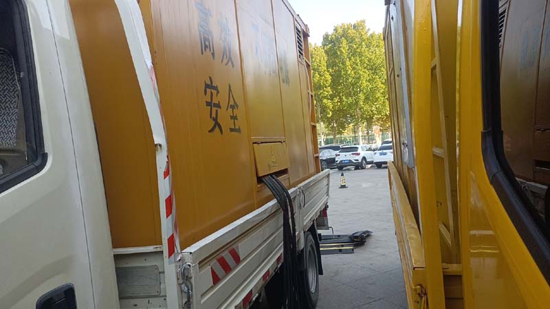 望花如何判断柴油发电机组和UPS电源的切换时间是否符合要求？