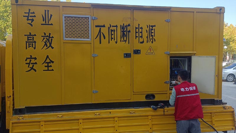 望花柴油发电机组和UPS电源配合使用时，如何避免切换过程中的电力中断？